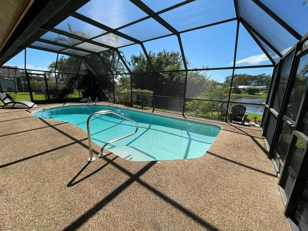 Pool Home With A New Sparkling Pool, Close To Beach, Lovely Lake View North Naples Buitenkant foto